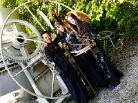 20170924 174546  3 Japaner - bestemmt och aus engem Steam-Punk-Film fortgelaaf