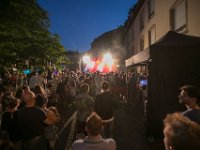 20180707 Rock um Knuedler H Heilig Geist Strasse  Gaanz speit an der Nuet huet de Maz gerappt (Frou, dass heen seng 1-iëre gepackt hat).