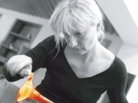 Pascale Seil 1991 – 1993                formation de verrier à la main. Brevet d’art CERFAV à Vannes le Châtel (F)  1988 – 1991                Ecole des arts décoratifs Strasbourg, section verre,                                       professeurs: Pierre Riehl et Michel Perozini  1987 – 1988                Ecole des arts décoratifs Strasbourg, section céramique,                                       professeurs: Pierre Lang et Michel Delmotte  1984 – 1987                Ecole des Arts et Métiers (Luxembourg), section céramique